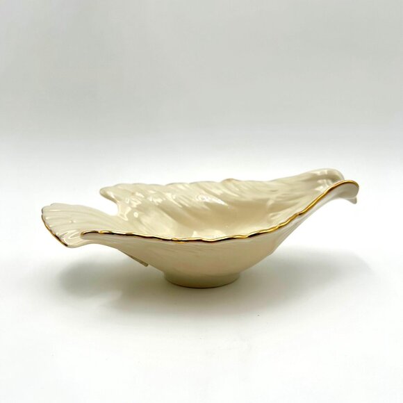 Lenox Ivory & Gold Trim Beautiful Bird Christmas Candy or Nut Dish Hostess Gift - Picture 1 of 6